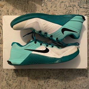 Womens Metcon 2 size 6.5, used in good condition. No box.